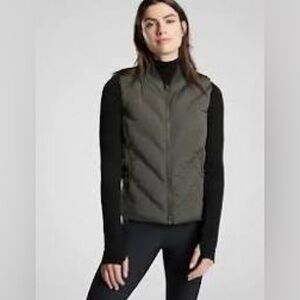 Athleta Inlet Puffer Vest in Olive
